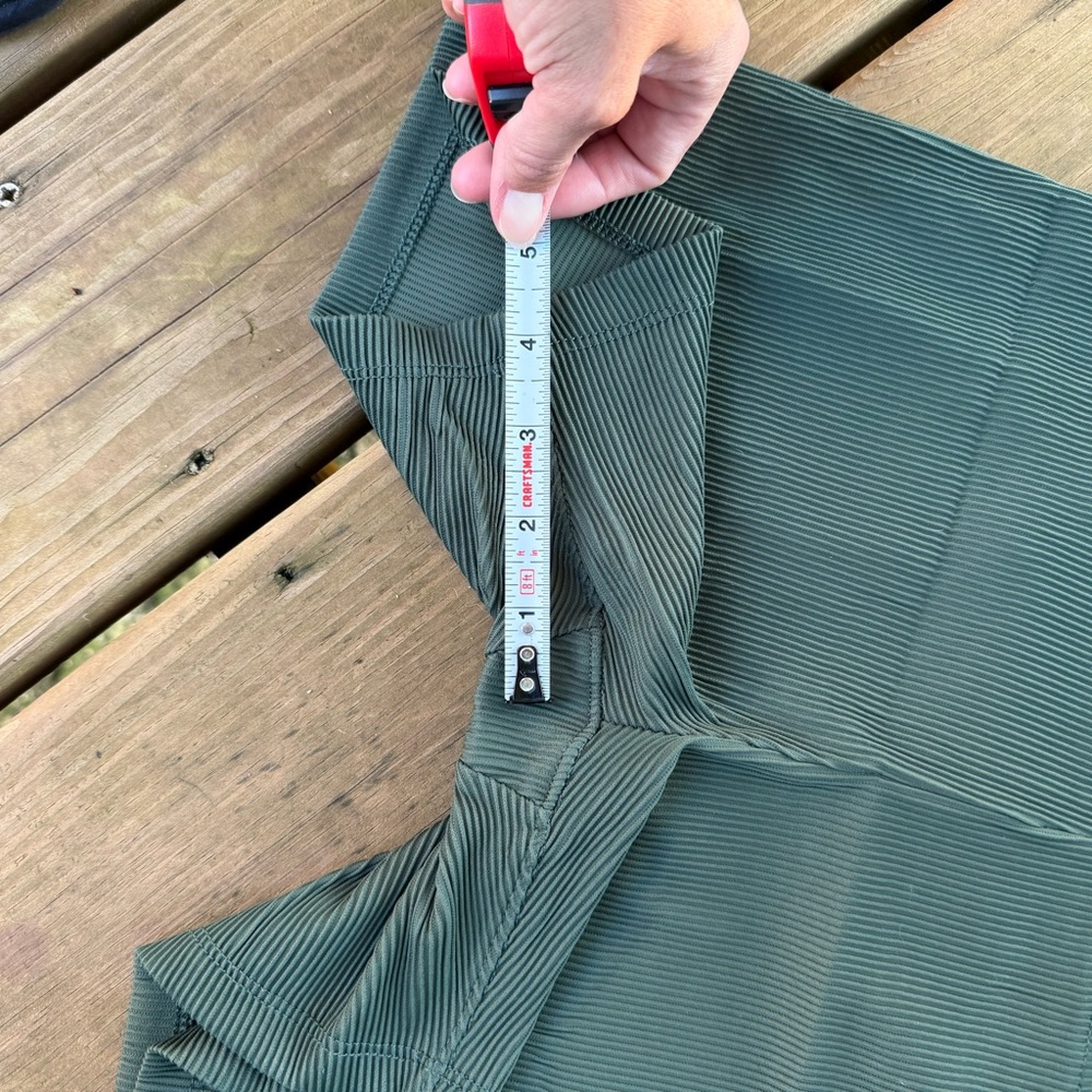 Tracksmith Running Ribbed Shorts - Picture 2 of 8